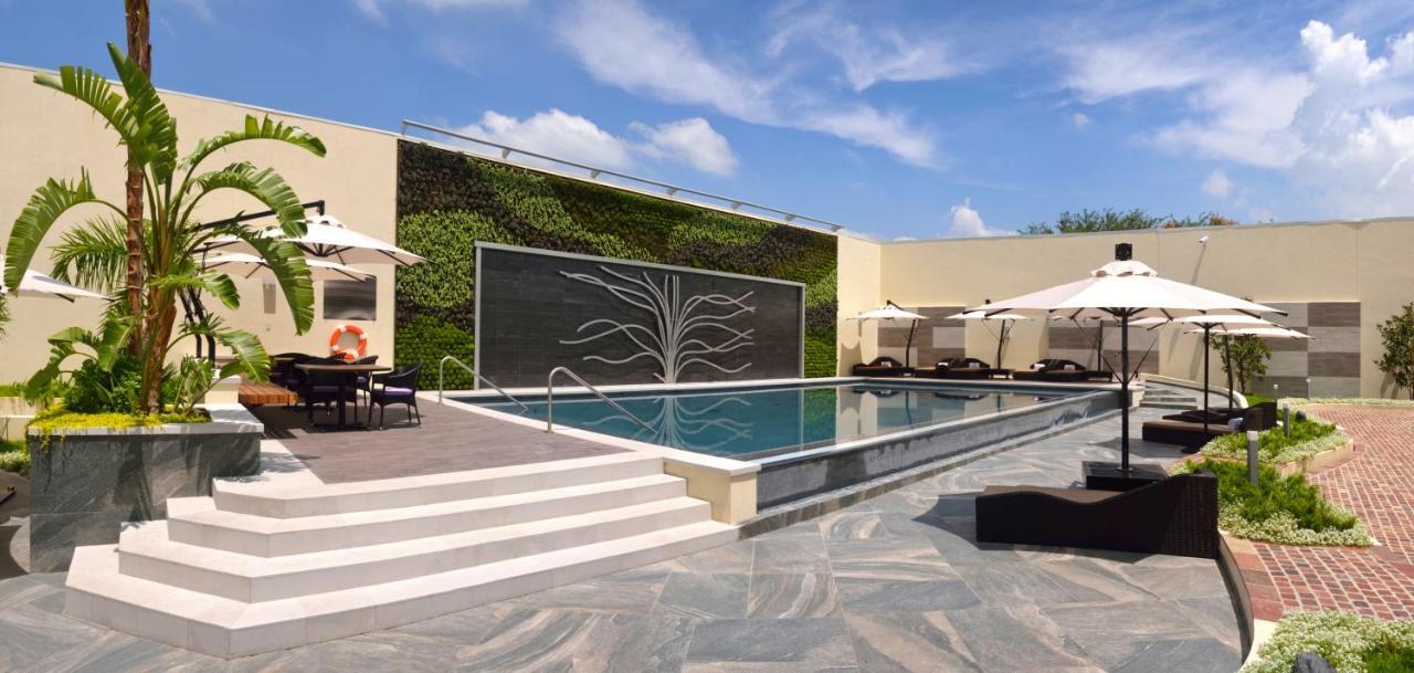 Hs Hotsson Hotel Silao Ngoại thất bức ảnh
